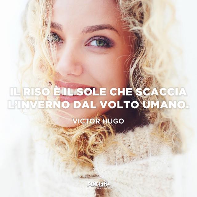 Citazione Victor Hugo Donna si volta sorridendo