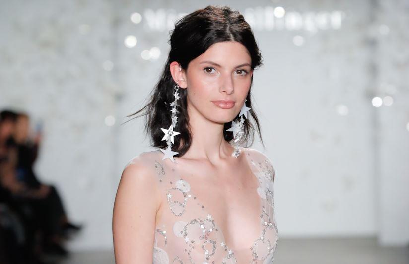 Capelli con mezza coda Capelli raccolti