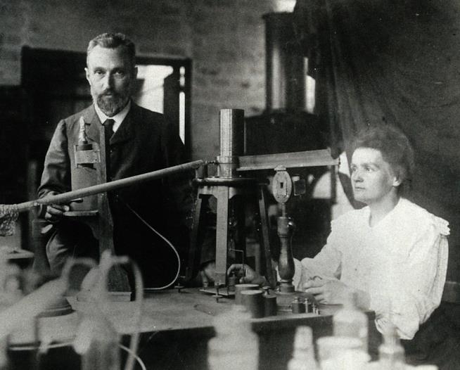 Pierre e Marie Curie, i coniugi che vinsero il premio Nobel per la fisica Arriva un biopic su Marie Curie, vincitrice di due premi Nobel