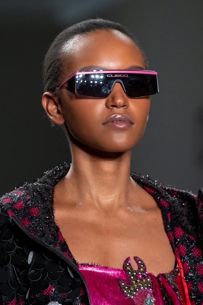 Occhiali da sole neri con montatura rosa Occhiali da sole neri con montatura rosa Barcelona