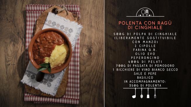 Polenta condita con il ragù di cinghiale Polenta e ragù di cinghiale