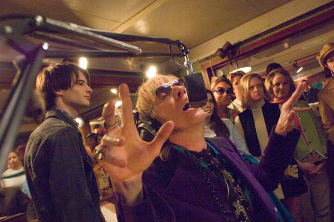 13/02: giornata mondiale della radio. I film che la omaggiano Frame di I love Radio Rock