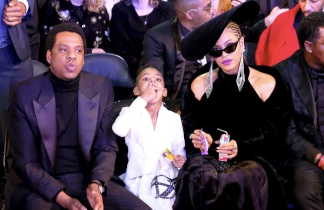 Beyoncé e gli snack per Blue Ivy Beyoncé, Blue Ivy e Jay-Z ai Grammy