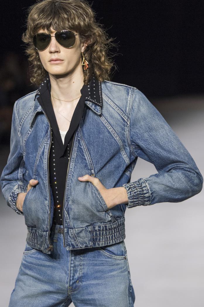 Look total denim in passerella di Celine Look total denim in passerella da Celine per la PE 2020