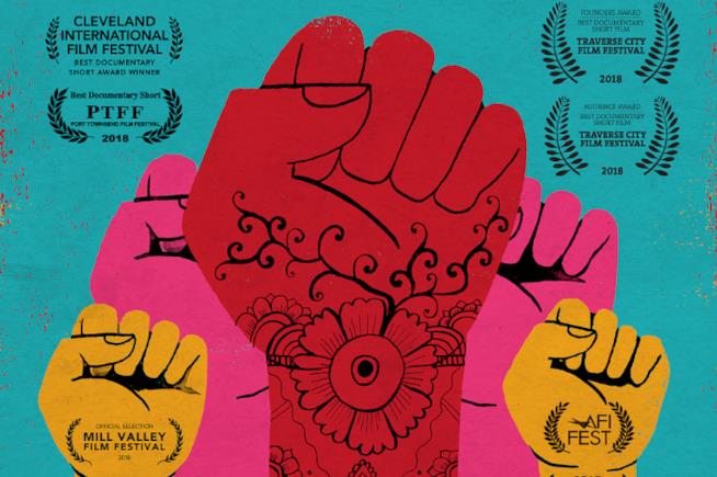 Il poster ufficiale di Period. End of sentence, il documentario candidato all'Oscar La locandina del documentario Period. End of sentence