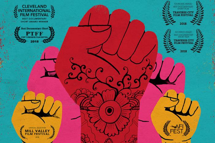 Il poster ufficiale di Period. End of sentence, il documentario candidato all'Oscar La locandina del documentario Period. End of sentence