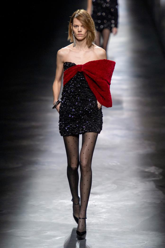 Mini dress di paillettes di Yves Saint Laurent Mini dress di paillettes firmato Yves Saint Laurent