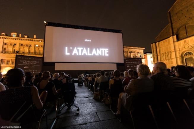 L'Atalante, film per Il Cinema Ritrovato Bologna ph. Lorenzo Burlando Piazza Maggiore di Bologna schermo Il Cinema Ritrovato