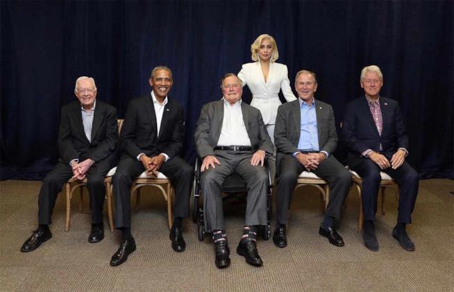 Lady Gaga torna sul palco con 5 ex presidenti contro l'uragano Lady Gaga insieme a 5 presidenti degli USA al concerto per le vittime degli uragani