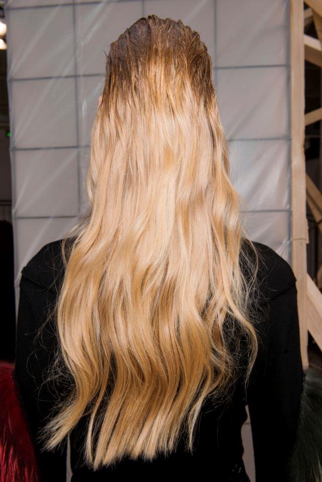 Capelli lunghi Balayage su capelli lisci