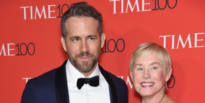 Ryan Reynolds e lo scherzo dei tatuaggi Ryan Reynolds e sua madre