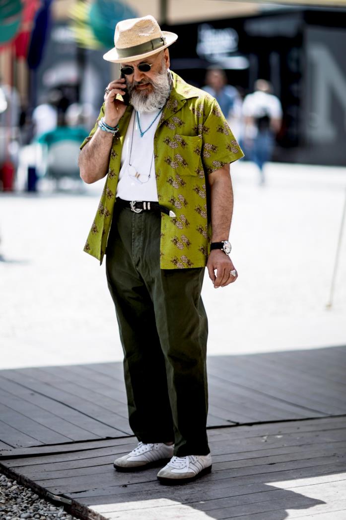 Street style Pitti Uomo 96, camicia fantasia Street style Pitti Uomo 96