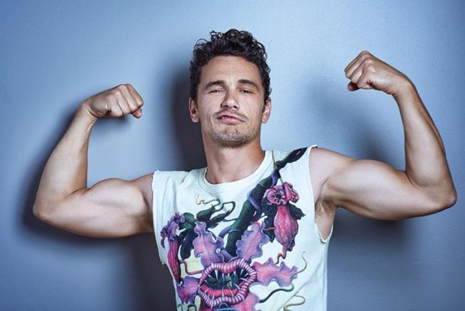 James Franco fa il duro Un mezzo busto di James Franco