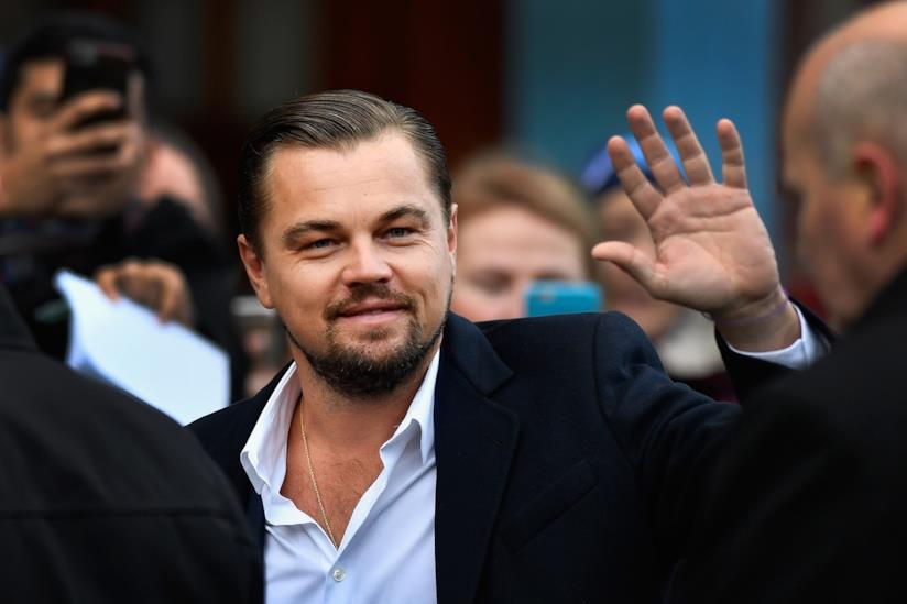 Leonardo DiCaprio fotografo perfetto per la fidanzata Camila Morrone a Cannes Leonardo DiCaprio