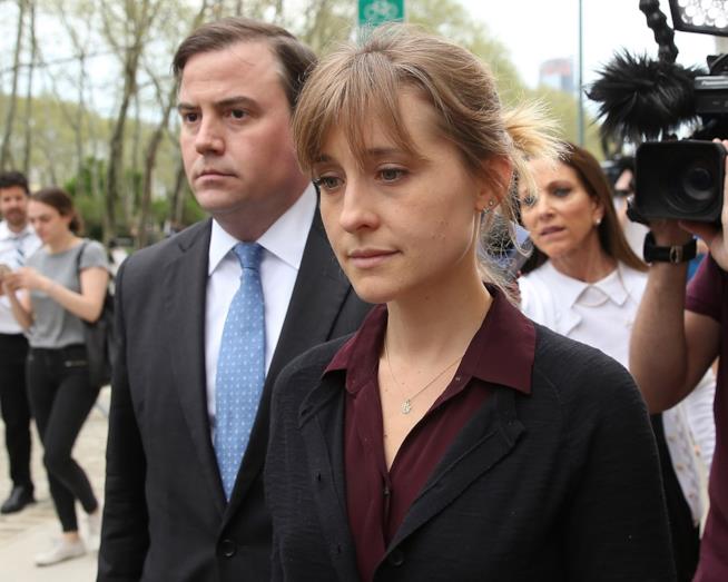 NXIVM: la setta di Allison Mack ha annunciato la sospensione delle attività Allison Mack