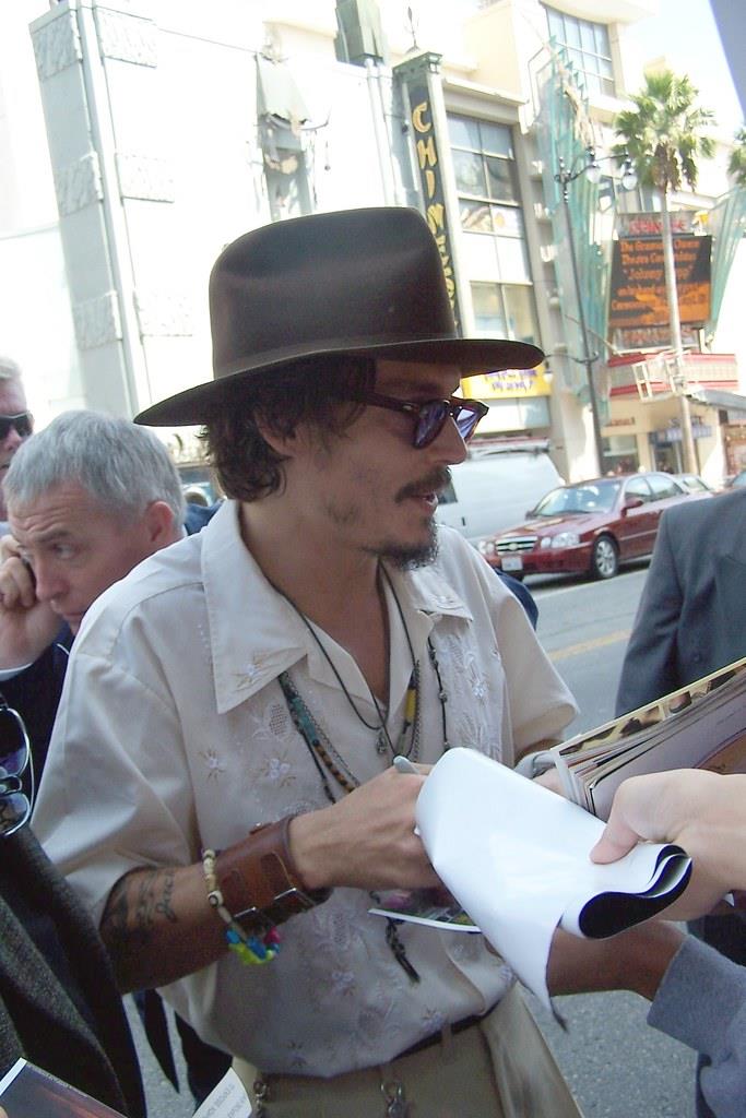 Johnny Depp Johnny Depp firma autografi
