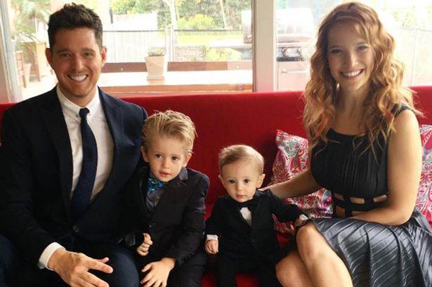 Michael Bublé e la sua famiglia rientrano a casa con Noah, finalmente guarito La famiglia Bublé