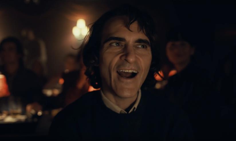 Internet si scatena sulla risata del Joker, ecco i MEME più divertenti Joaquin Phoenix nei panni di Arthur Fleck mentre ride
