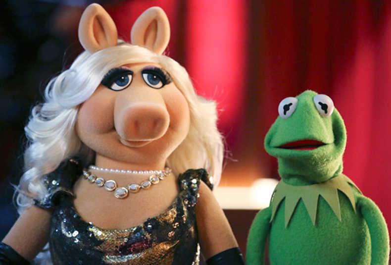 Miss Piggy e Kermit Miss Piggy in compagnia di Kermit la Rana