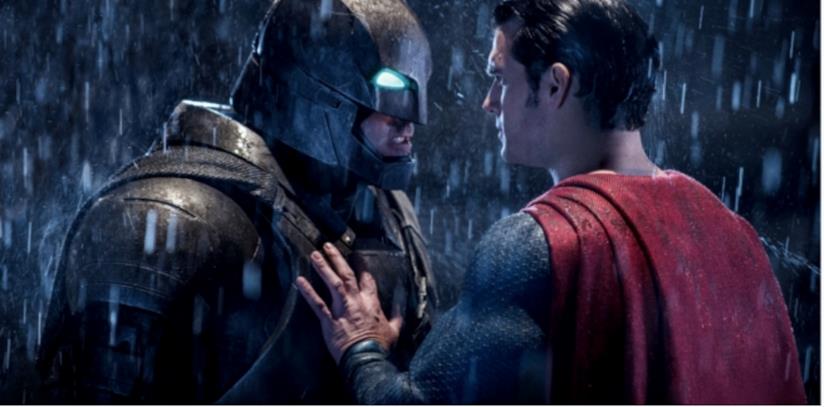 Un utente Vimeo ha creato un video di tutte le allegorie al cinema, all'arte e alla religione presenti nel film Batman V Superman In foto Batman e Superman