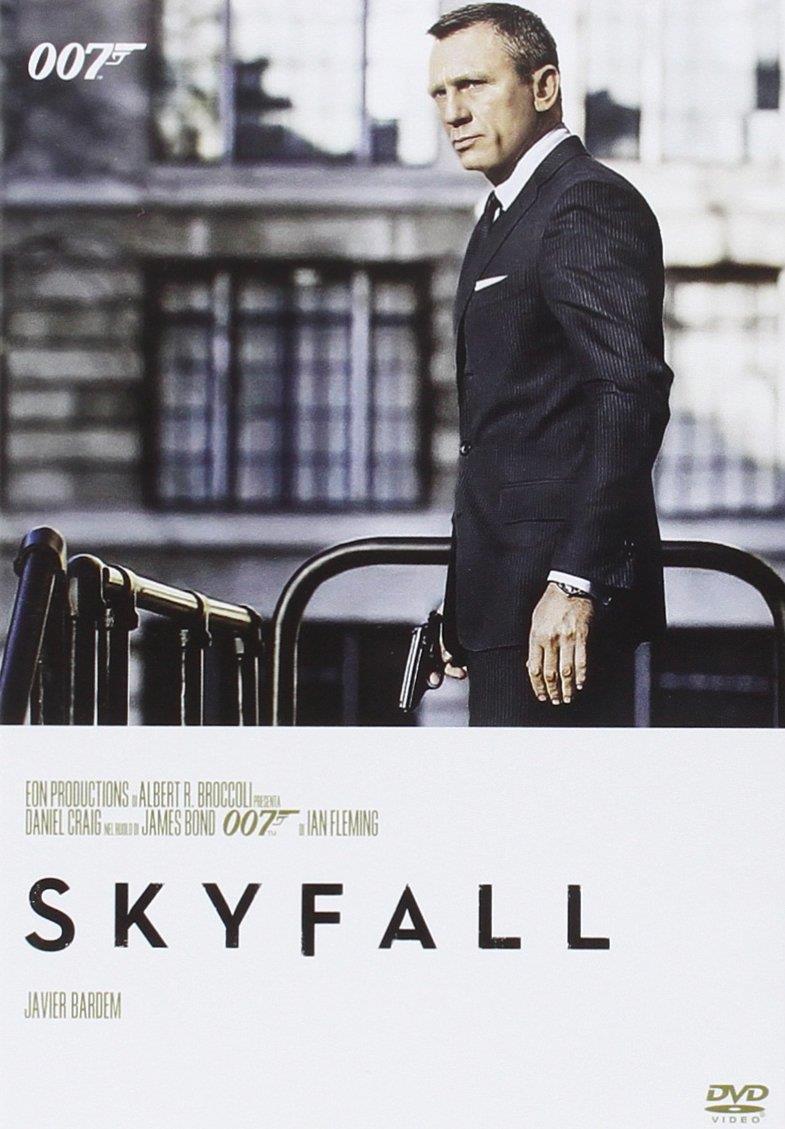 La cover di Skyfall, film con Daniel Craig La locandina di Skyfall