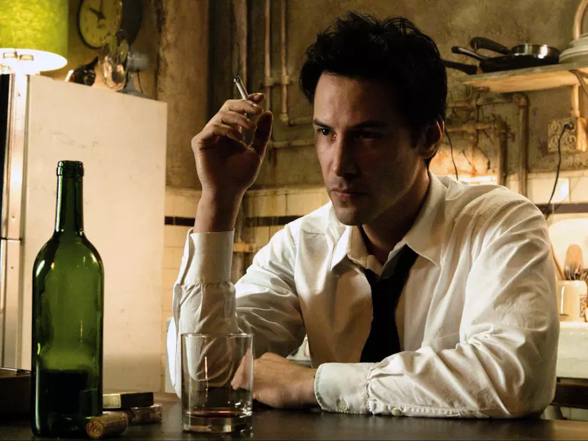Constantine: trama e cast del film con Keanu Reeves una scena di Constantine