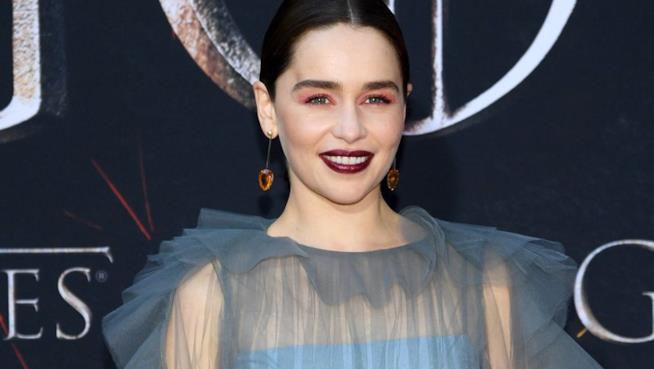 Il coraggio di Emilia Clarke è stato lodato dai colleghi di set Emilia Clarke alla prima di Game of Thrones 8