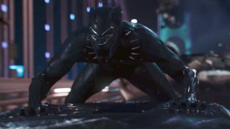 Black Panther in una sequenza del trailer Black Panther in azione in una sequenza del trailer