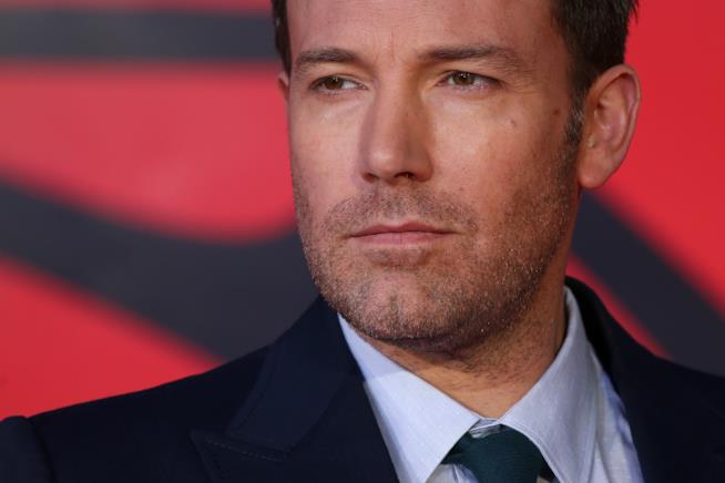 Il regista Zack Snyder svela la foto del nuovo costume di Batman Ben Affleck sul red carpet