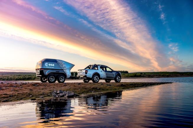 Navara Dark Sky, il fuoristrada di Nissan con il telescopio incorporato Foto suggestiva del fuoristrada Navara Dark Sky