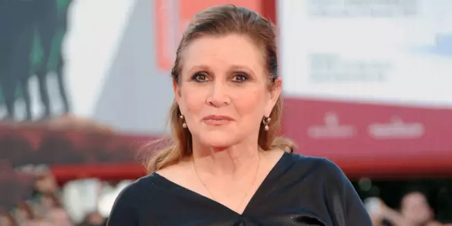 Carrie Fisher è morta di un'apnea notturna e altri fattori indeterminati Carrie Fisher sul red carpet