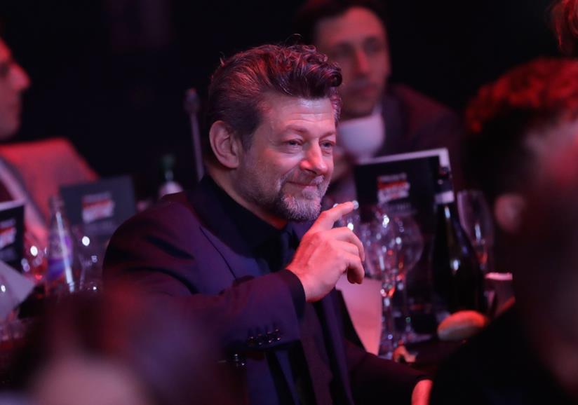 Venom: la prima shotlist di registi includerebbe anche Andy Serkis Un primo piano dell'attore e regista Andy Serkis