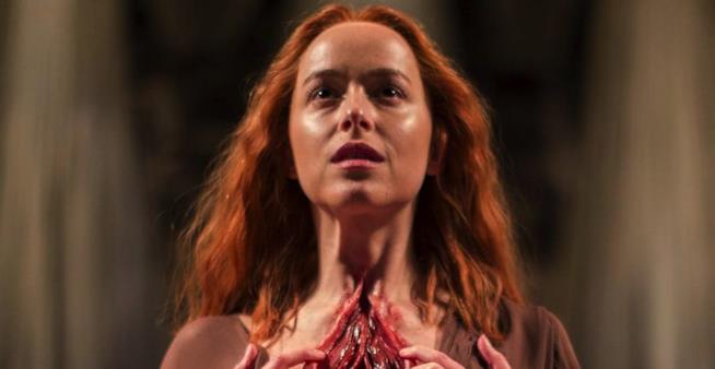 Il nuovo poster di Suspiria e nuovo trailer in arrivo Dakota Johnson in Suspiria