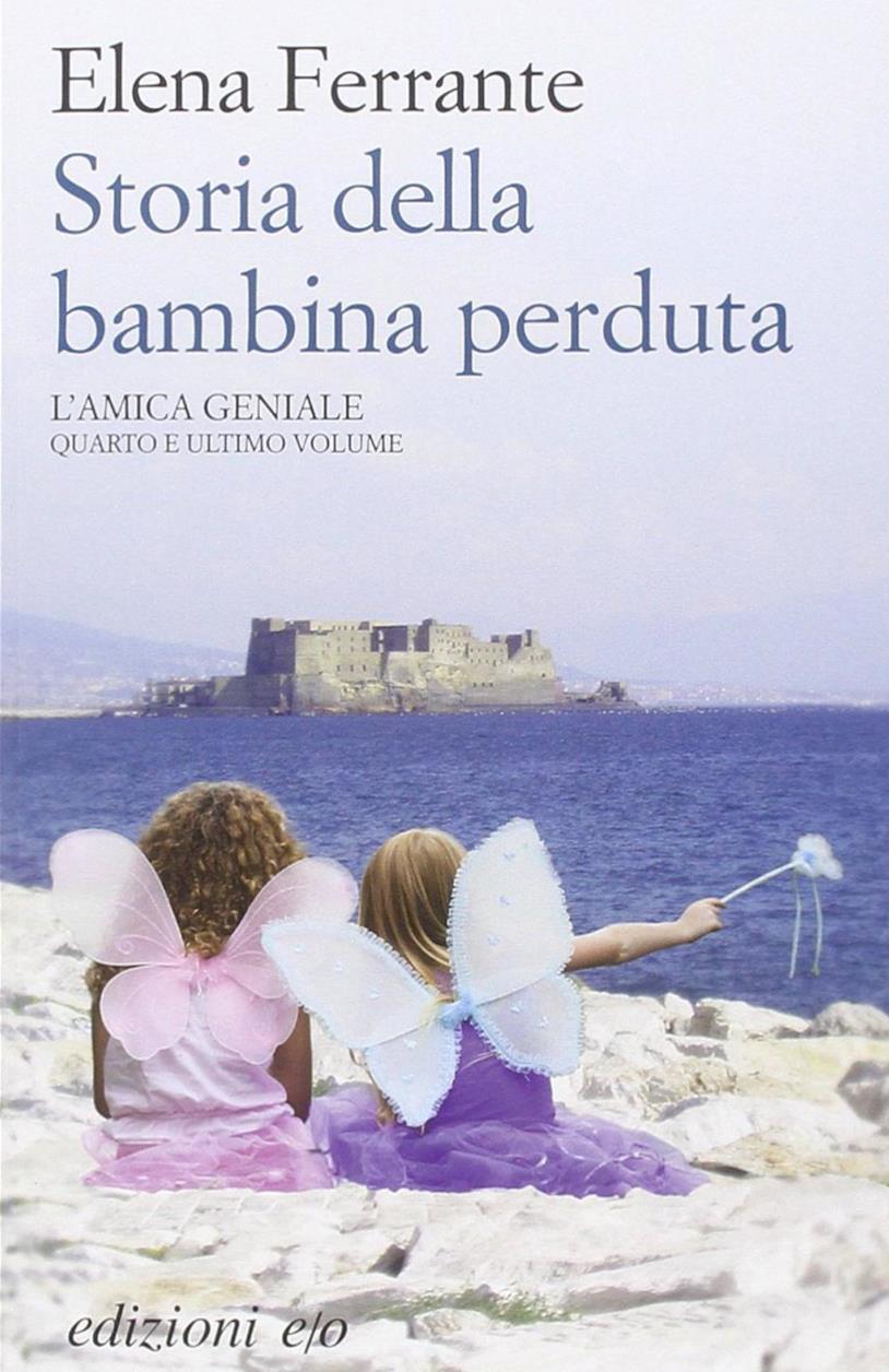 Storia della bambina perduta Due bambine sedute a guardare il mare di Napoli con le ali da farfalla sulle spalle