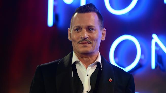 Johhny Depp: nuovi avvocati al posto di quelli storici prima del processo contro gli ex manager Johnny Depp alla prima di Assassinio sull'Orient Express