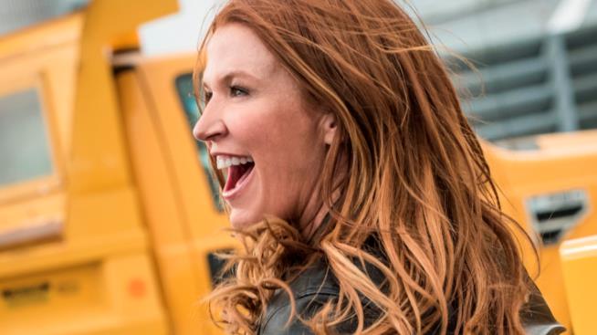 La star di Unforgettable, Poppy Montgomery Poppy Montgomery sul set di Unforgettable