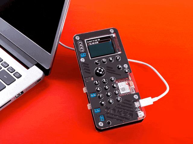 MAKERphone, il telefono che può essere costituito dall'utente stesso MAKERphone collegato al PC