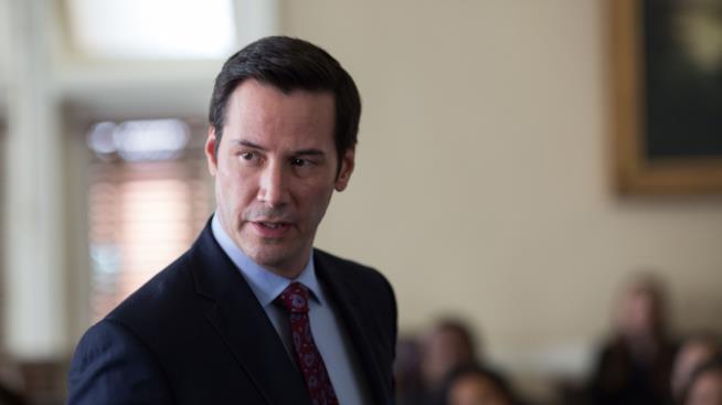 Due clip di Una Doppia Verità Keanu Reeves in Una Doppia Verità