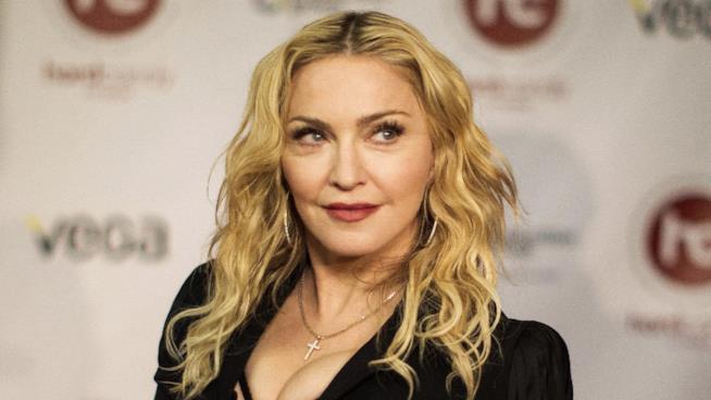 Madonna posta una foto di Ornella Muti su Instagram Primo piano di Madonna