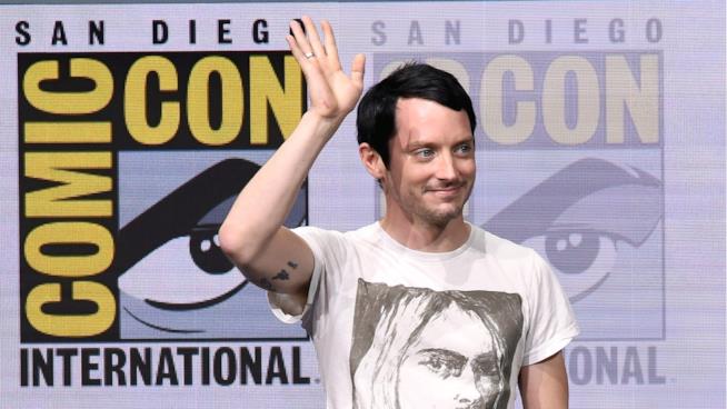 Elijah Wood in monopattino è già un MEME Elijah Wood Comic-con