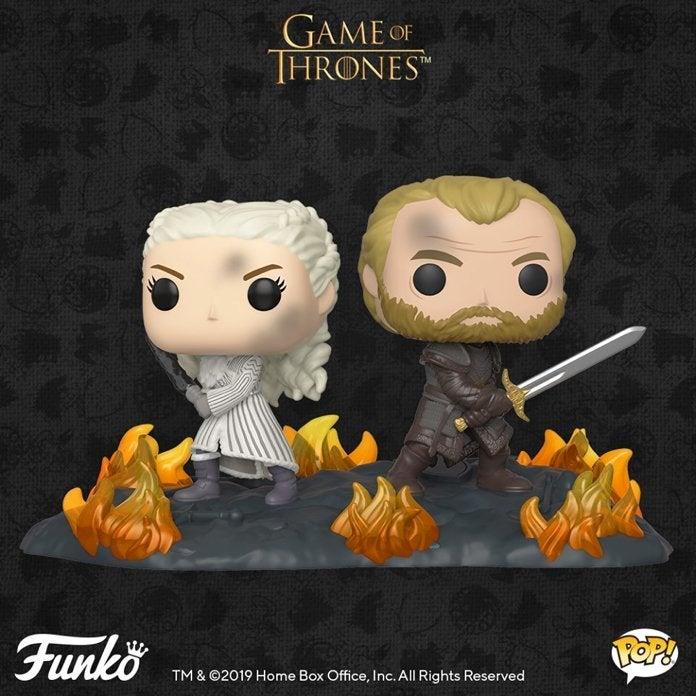 Game of Thrones 8: arrivano i nuovi Funko Pop! di Dany, Jorah e Sansa Regina Il Funko Pop! della Lunga Notte di Daenerys e Jorah in Game of Thrones 8