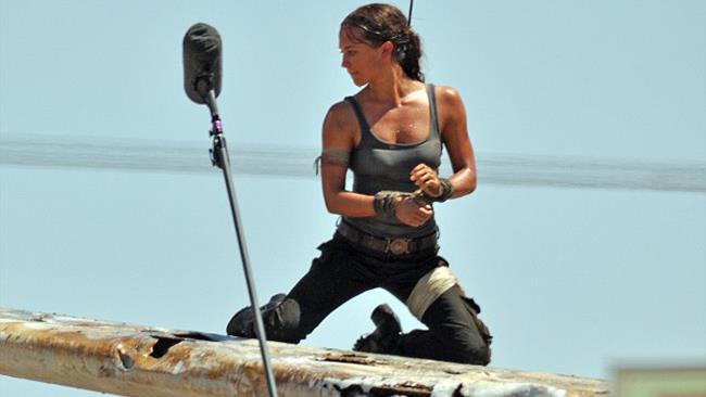 Alicia Vikander racconta la sua Lara Croft Alicia Vikander mentre gira una sequenza d'azione del nuovo Tomb Raider