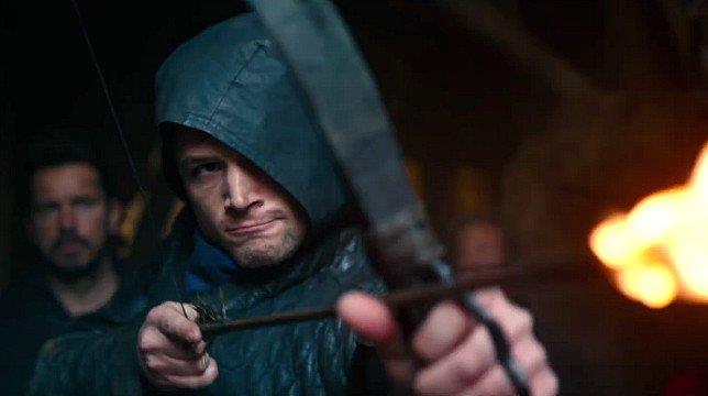 Robin Hood Taron Egerton è Robin Hood in una sequenza del film