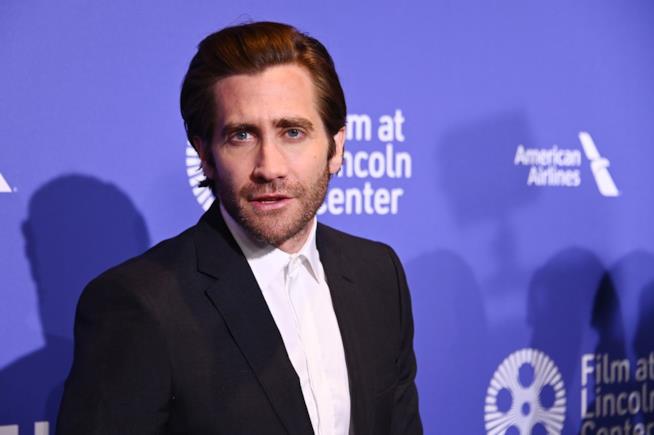 Il profilo Instagram di Jake Gyllenhaal prende in giro Tom Holland Jake Gyllenhaal è Mysterio in Spider-Man: Far From Home