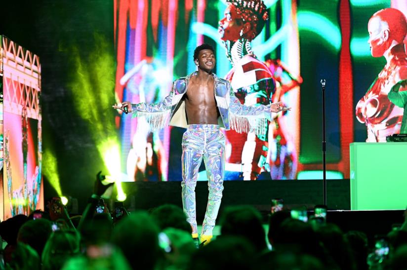 Area 51, l'evento potrebbe trasformarsi in un festival musicale dedicato alla EDM Un primo piano del rapper Lil Nas X