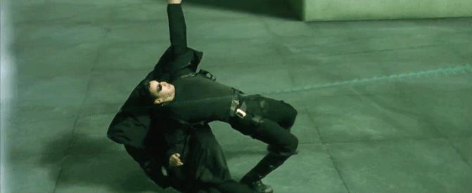Bullet time in Matrix Neo schiva le pallottole in Matrix