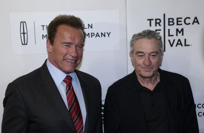 Per motivi politici De Niro rifiuta di fare una foto con Arnold Schwarzenegger Arnold Schwarzenegger e De Niro insieme nel 2015