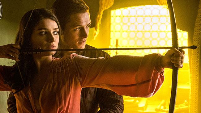Robin Hood con Taron Egerton: prime immagini Robin Hood: Origins - una scena con Robin e Marian