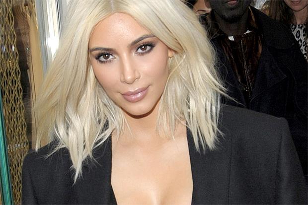 Kim Kardashian pubblica una sua foto nuda su Instagram Primo piano di Kim Kardashian