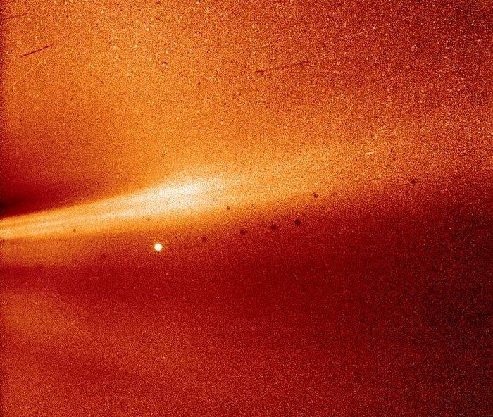 Lo scatto della sonda Parker Lo scatto ravvicinato dell'atmosfera solare realizzato dalla sonda Parker